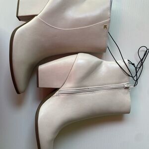 Liz Claiborne Cream Ankle Booties